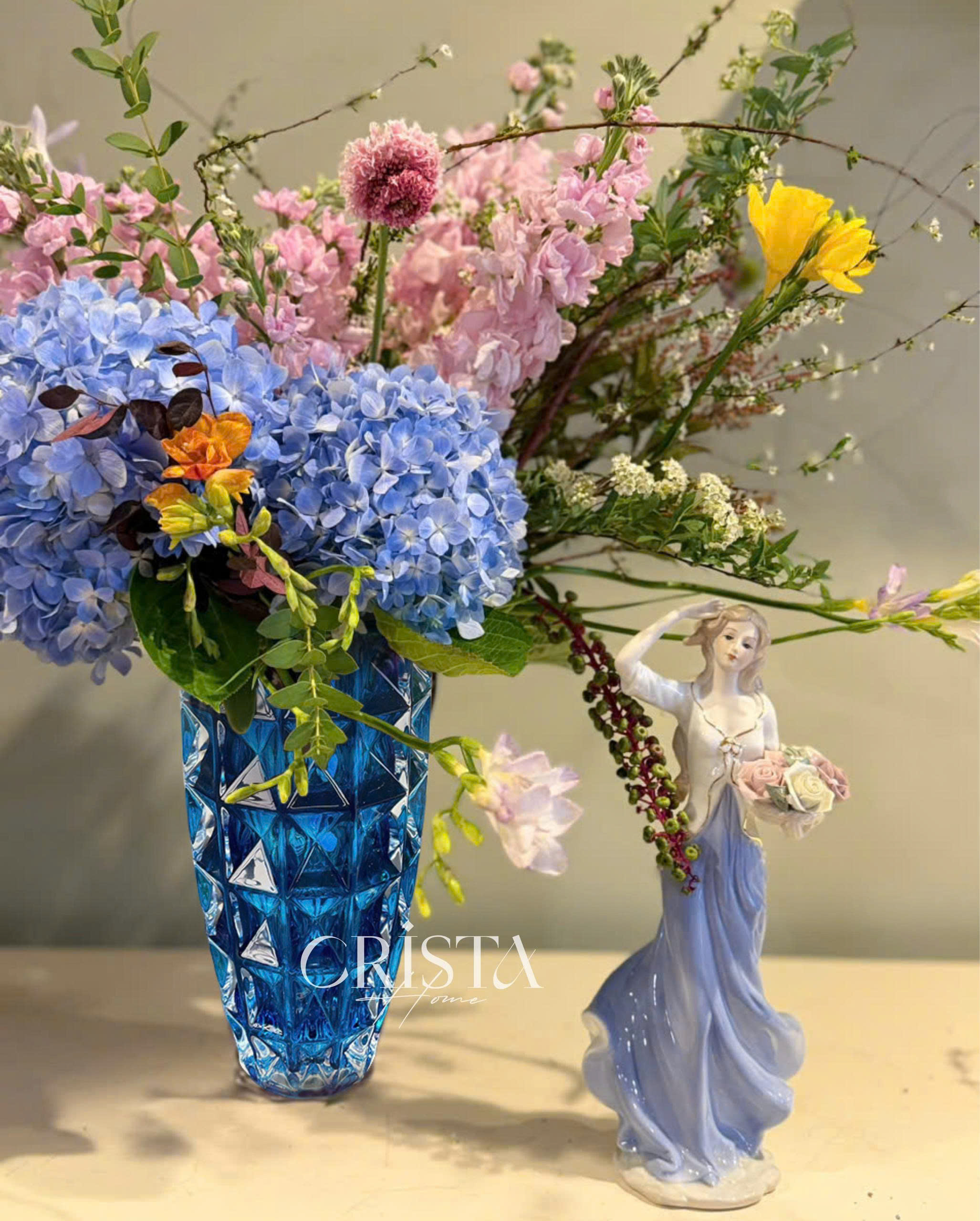 Bình Cắm Hoa Thủy Tinh Vân Kim Cương Màu Xanh Dương 27.5cm CRISTA HOME  (4/8)